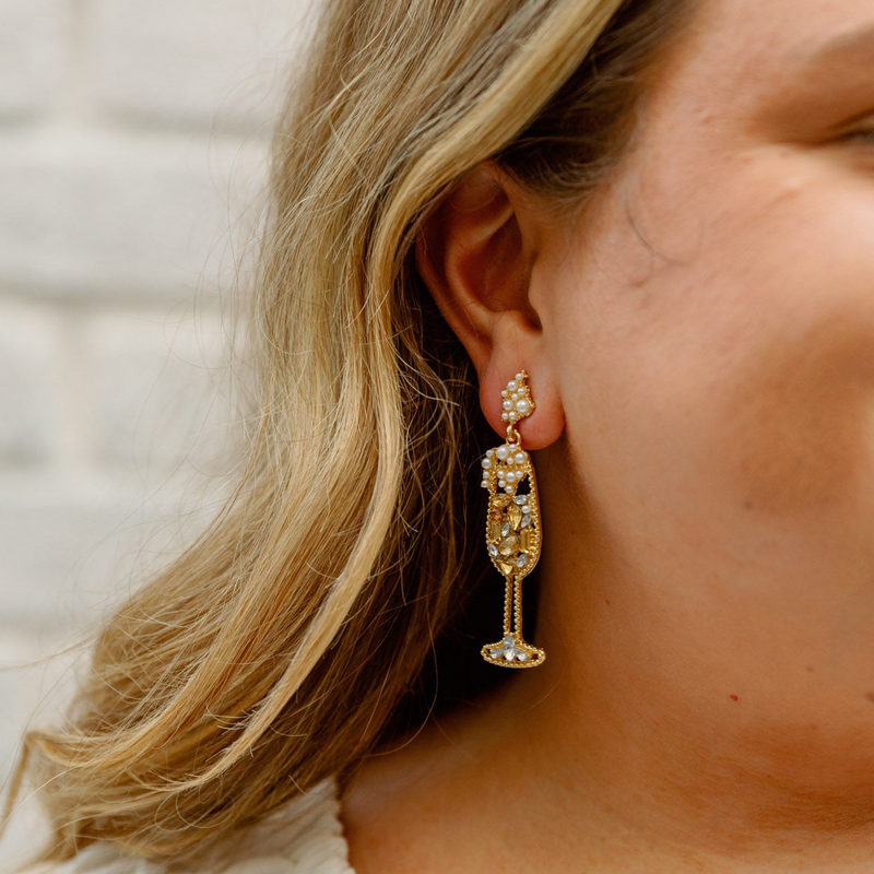 Celebrate Good Times Bubbly Champagne Glasses Full Herizon